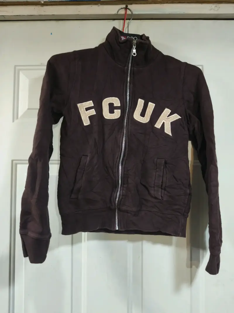 Chaqueta marrón FCUK con cierre
