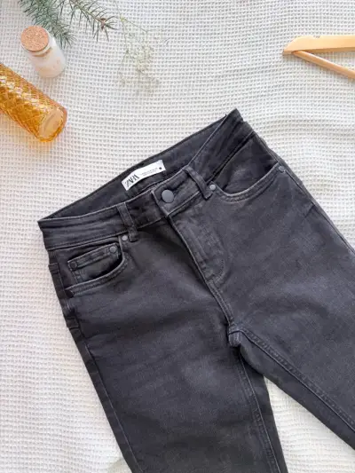 Jeans Zara negros ajustados para mujer 34 - miniatura 2