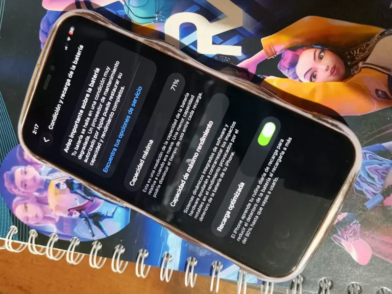 iPhone 12 de 64GB en buen estado - 2