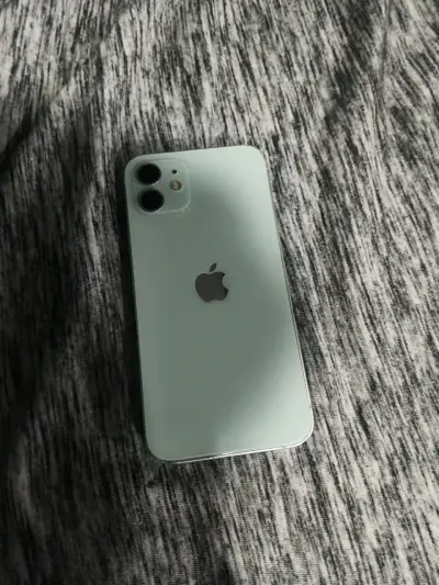 iPhone 12 de 64GB en buen estado - miniatura 5