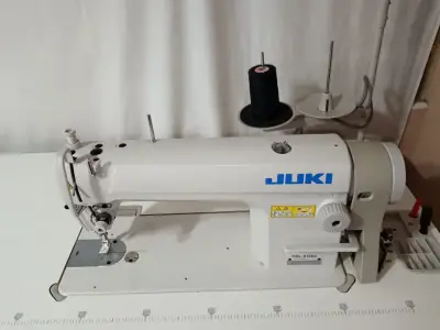 Máquina de coser industrial Juki DDL-8100e - miniatura 1