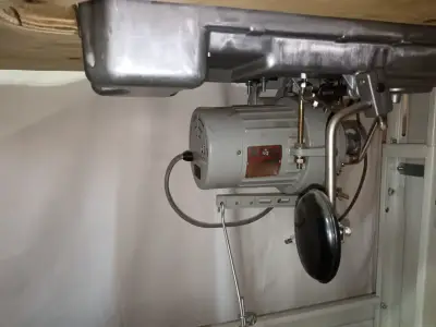 Máquina de coser industrial Juki DDL-8100e - miniatura 3