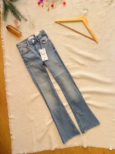 Jeans acampanados azul claro Zara 32 - miniatura 1