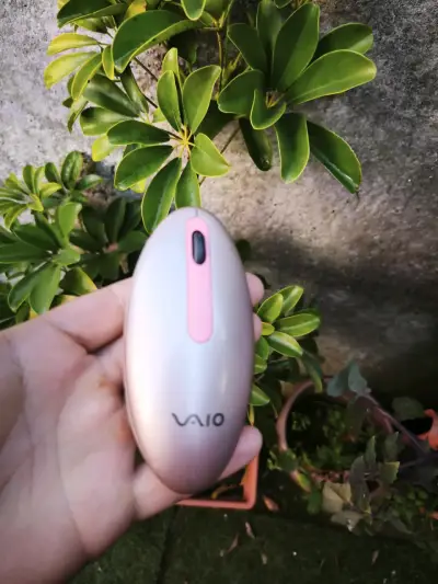 Mouse inalámbrico sony Vaio rosa elegante - miniatura 1
