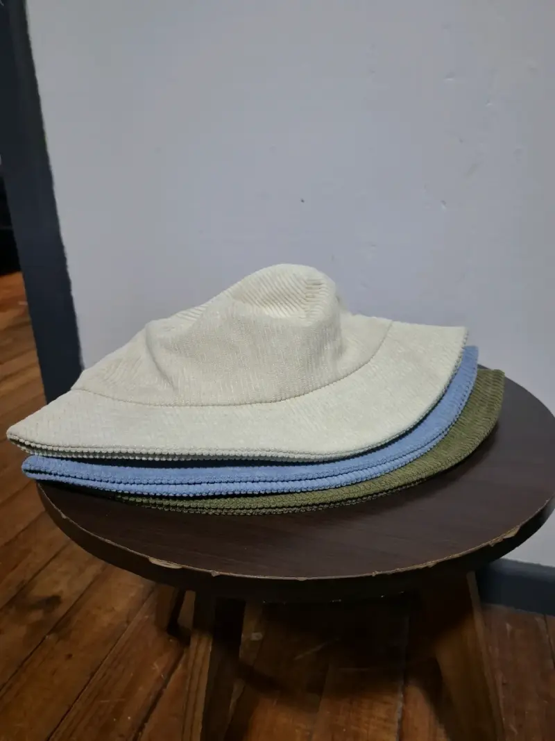 Set de gorros bucket en colores variados - 5
