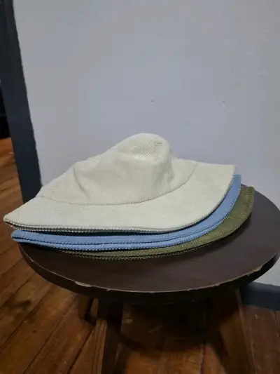 Set de gorros bucket en colores variados - miniatura 5