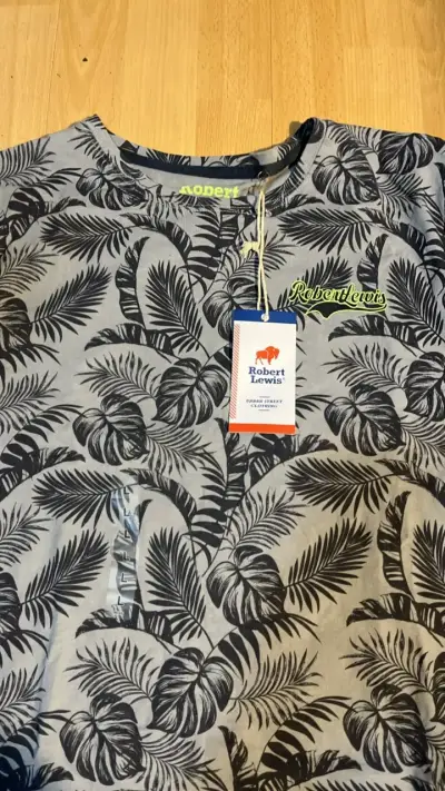 Polera estampada Robert Lewis gris  L - miniatura 2