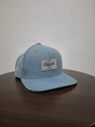 Gorra celeste estilo casual DoubleAA - miniatura 1