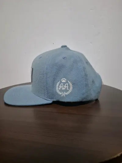 Gorra celeste estilo casual DoubleAA - miniatura 2