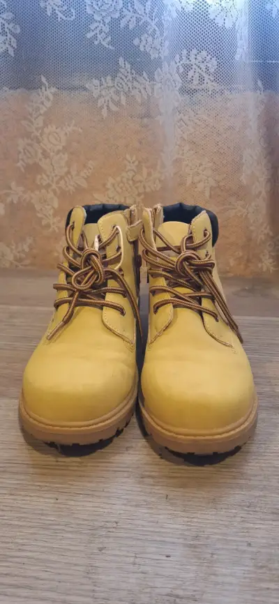 Botas de cuero amarillas - miniatura 1