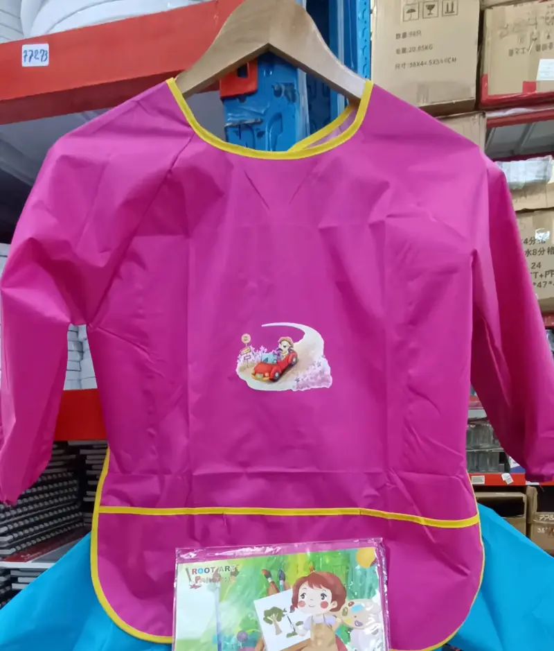 Delantal infantil impermeable azul y rosado - 4