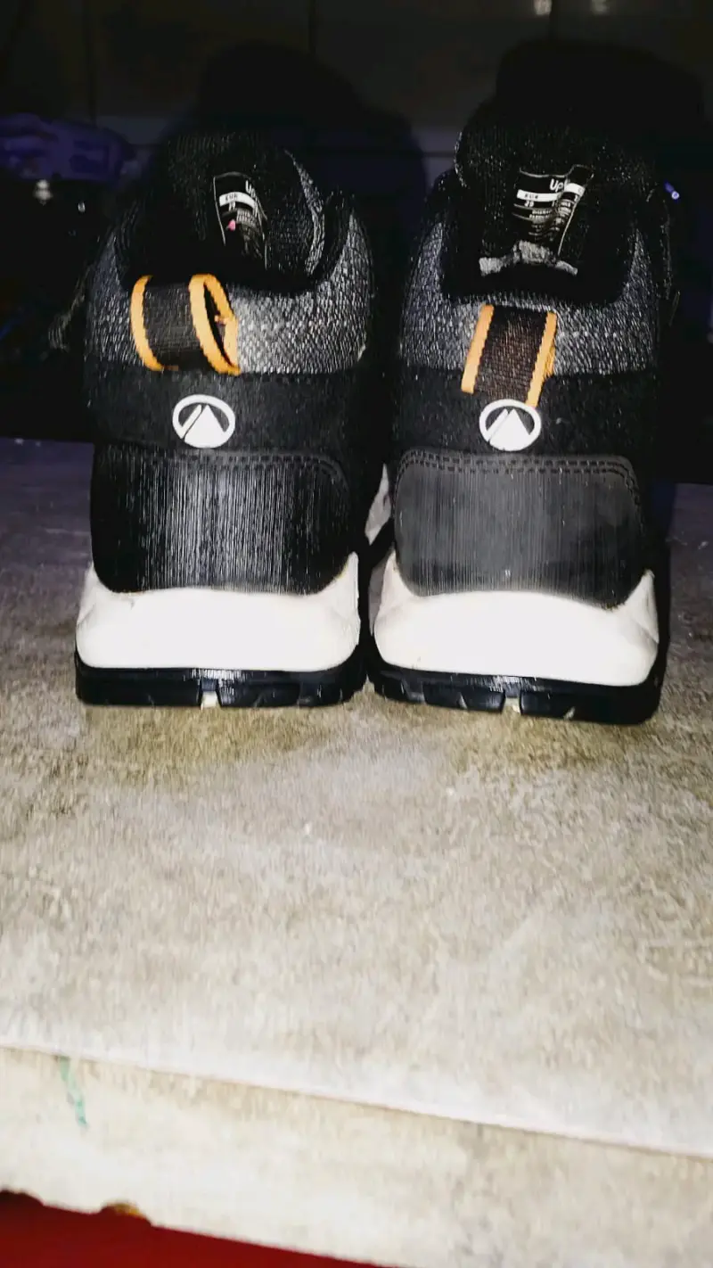 Zapatillas deportivas negras con naranja - 3