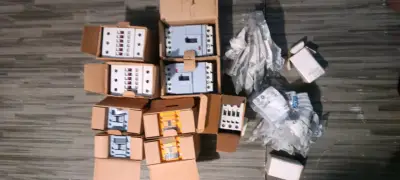 Lote de interruptores automáticos nuevos - miniatura 1