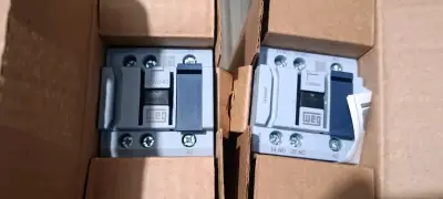 Lote de interruptores automáticos nuevos - miniatura 3
