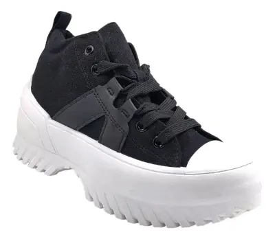 Zapatillas deportivas negras con suela blanca - miniatura 3