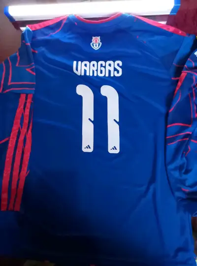 Camiseta fútbol Universidad de Chile Vargas 11 - miniatura 1