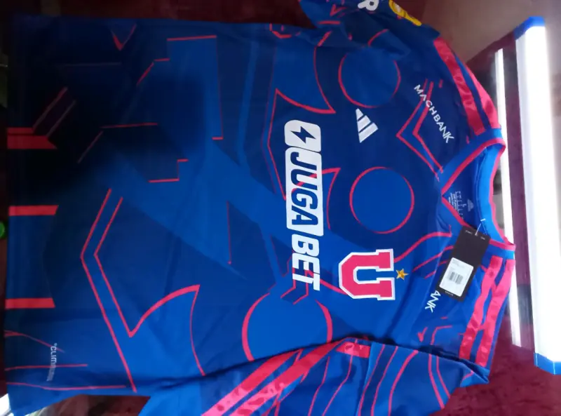 Camiseta fútbol Universidad de Chile Vargas 11 - 2