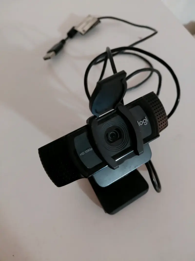 Cámara web Logitech HD 1080p con micrófono - 1