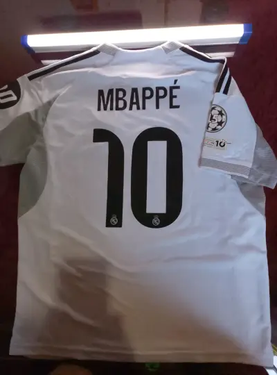Camiseta de fútbol Mbappé número 10 blanca - miniatura 1