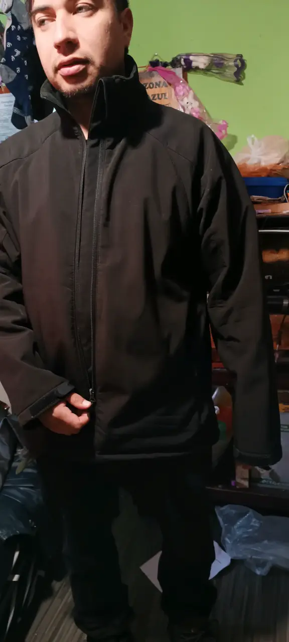 Chaqueta negra impermeable para hombre - 3