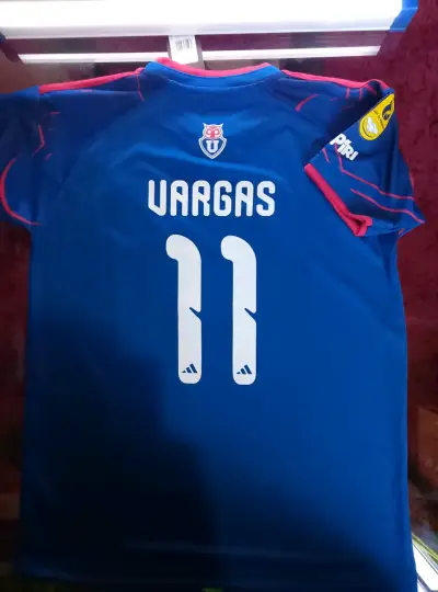 Camiseta oficial Universidad de Chile Vargas 11 - miniatura 1