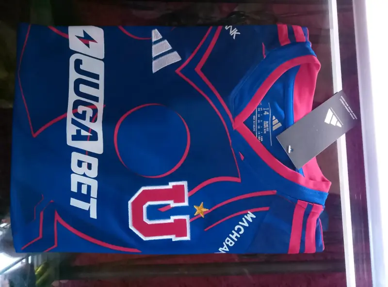 Camiseta oficial Universidad de Chile Vargas 11 - 3