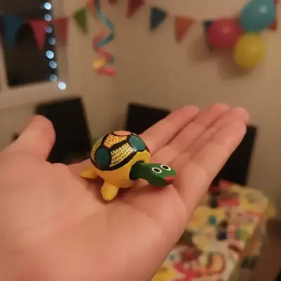 Figura decorativa de tortuga cubanapintada a mano - miniatura 2