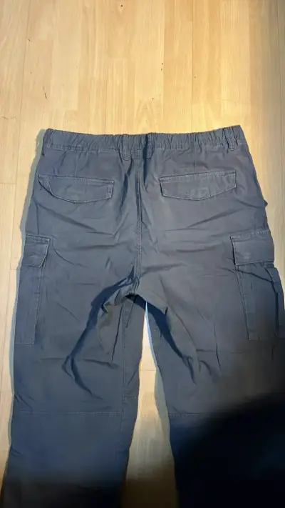 Pantalones cargo azul oscuro hombre - miniatura 3