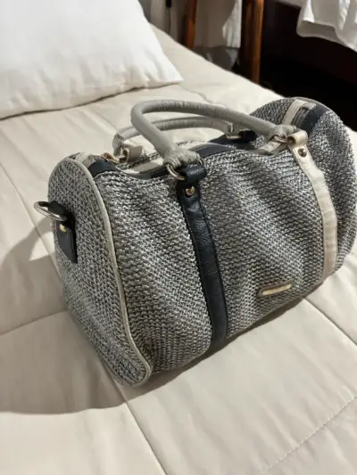 Bolso de mano tejido gris y azul - miniatura 2