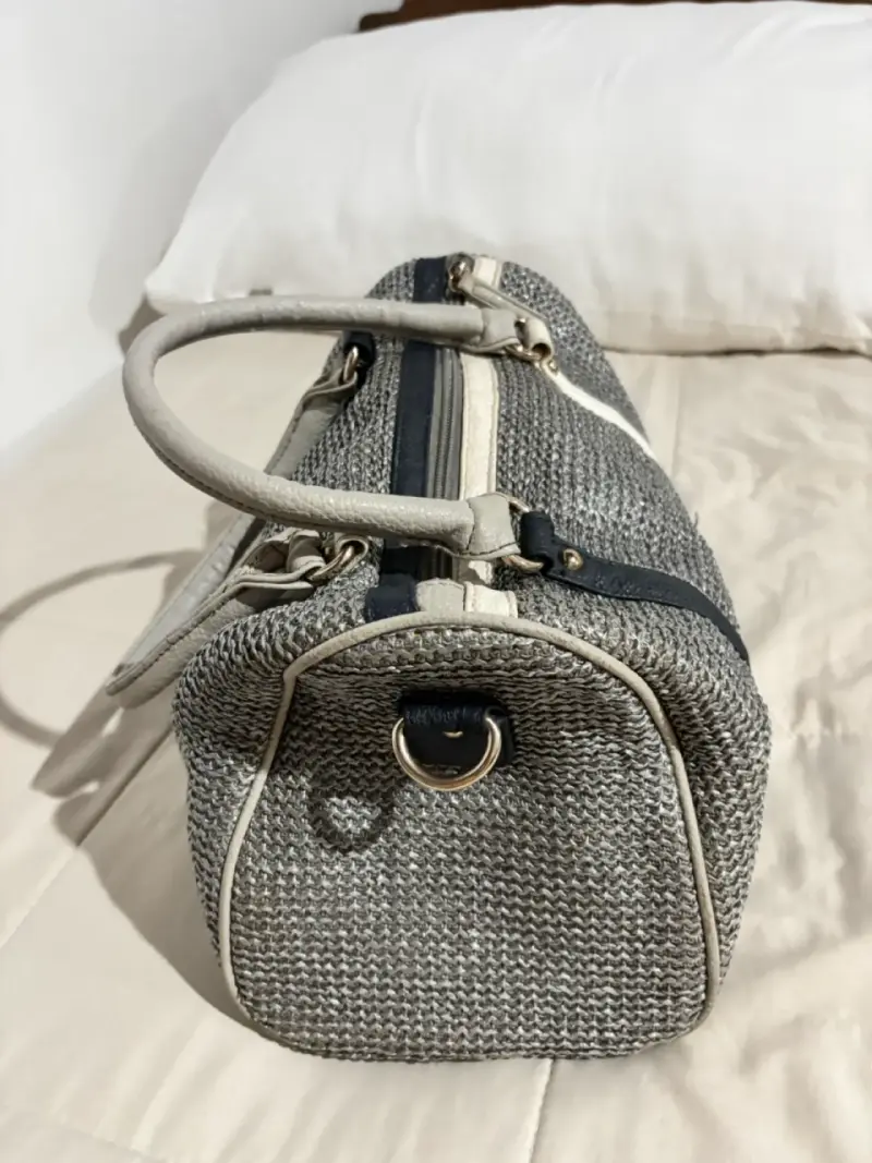 Bolso de mano tejido gris y azul - 3