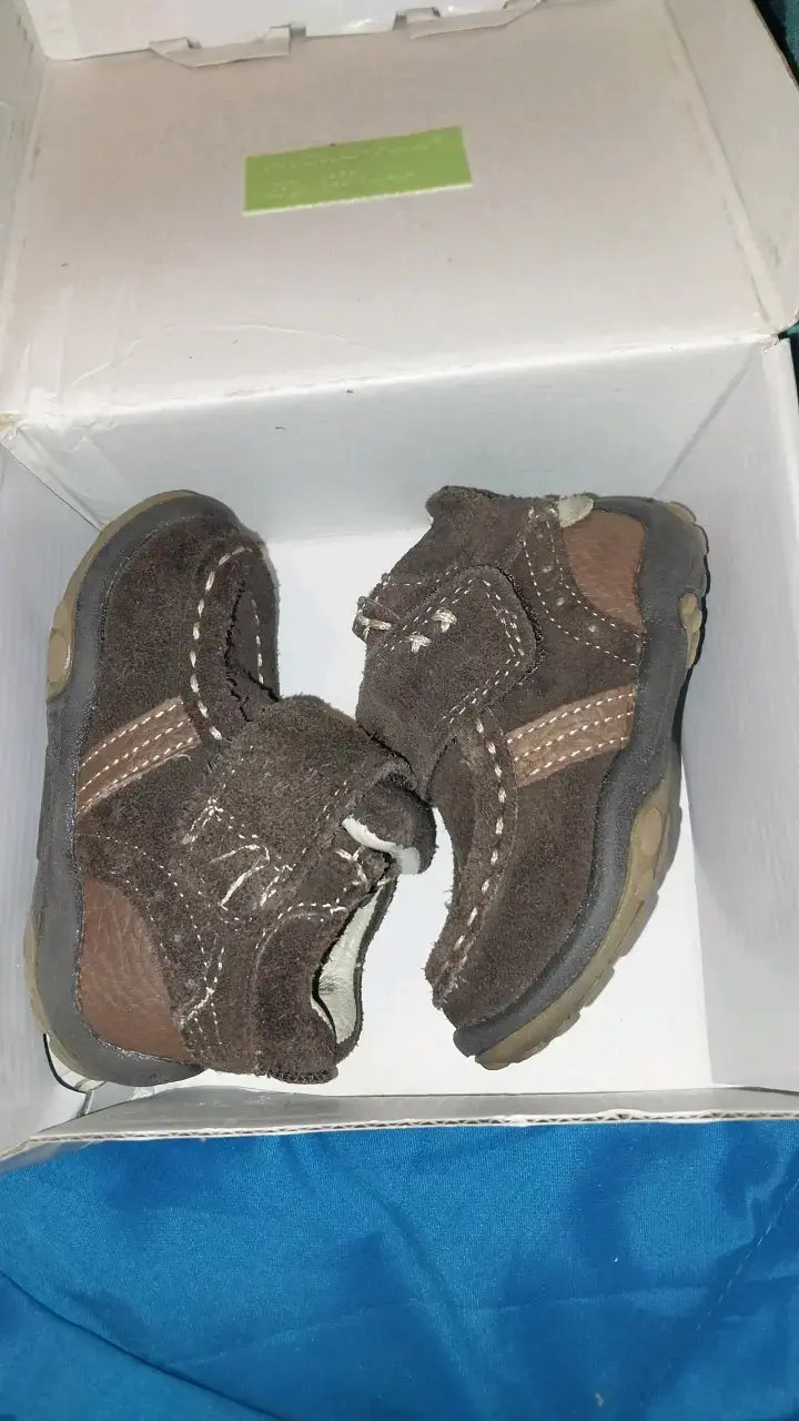 Zapatos de bebé marrones de gamuza - 1