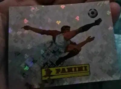 Lámina holográfica Panini de fútbol - miniatura 1