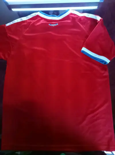 Camiseta roja Adidas de la selección chilena - miniatura 3