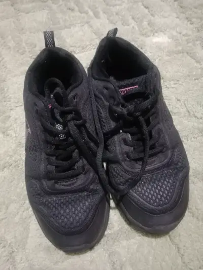 Botines de cuero negro con textura y zapatillas - miniatura 2