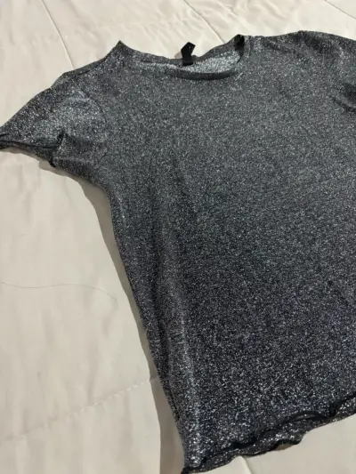 Polera gris con brillo para mujer - miniatura 2