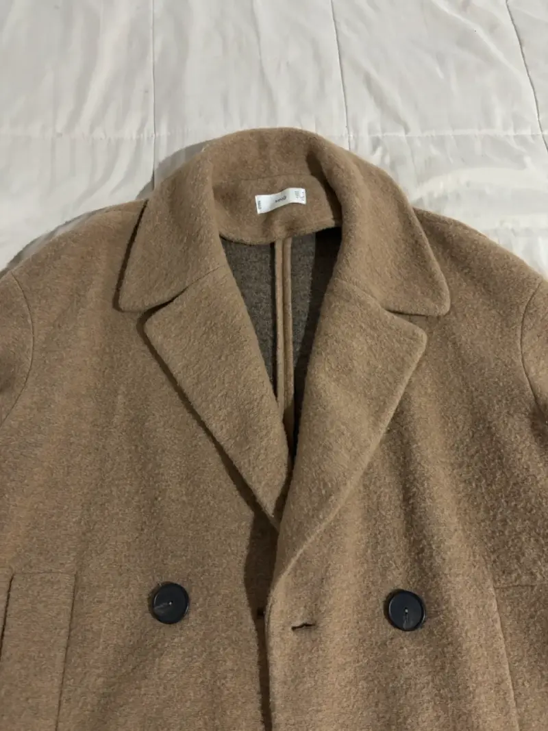 Abrigo de lana beige con botones - 3