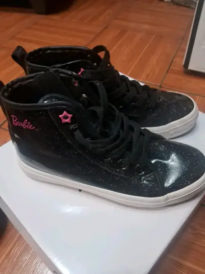 Zapatillas negras brillantes para niñas - miniatura 2