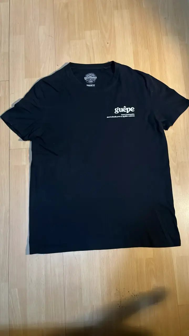 Polera negra de algodón