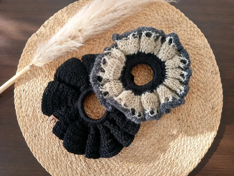 Set de scrunchies tejidos a mano 2x $5.000