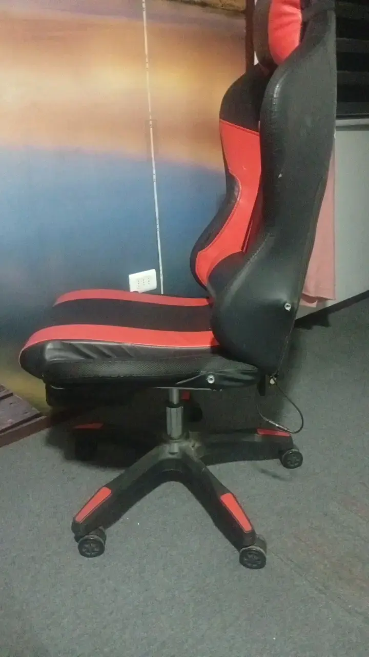 Silla gamer ergonómica negro y rojo - 3