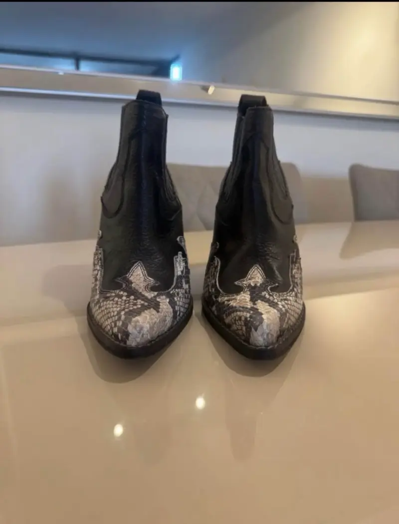 Botines de cuero con diseño de serpiente - 3