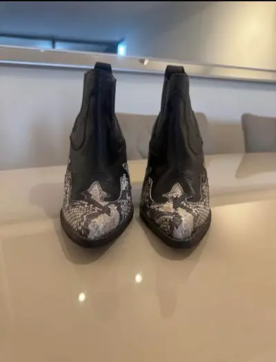 Botines de cuero con diseño de serpiente - miniatura 3