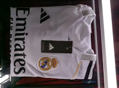 Camiseta Real Madrid Adidas blanca nueva - miniatura 1
