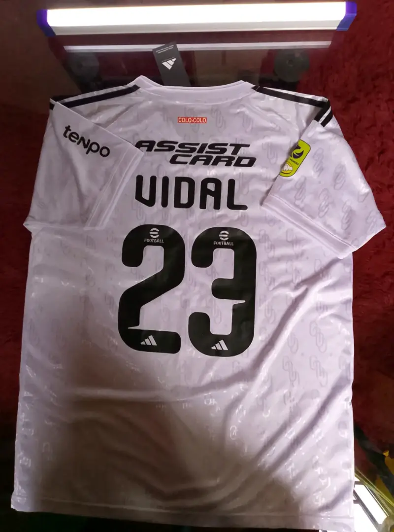 Camiseta Adidas Colo-Colo blanca talla L - 2