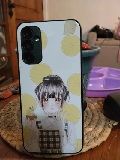 Smartphone con funda protectora - miniatura 3