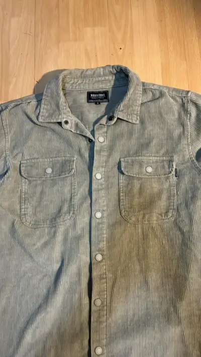 Camisa de pana gris para hombre - miniatura 2