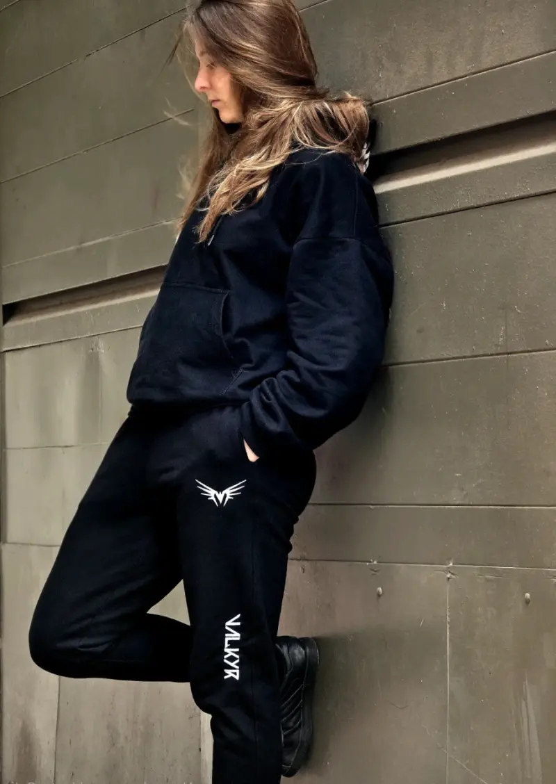 Conjunto deportivo negro con capucha Valkyr - 2