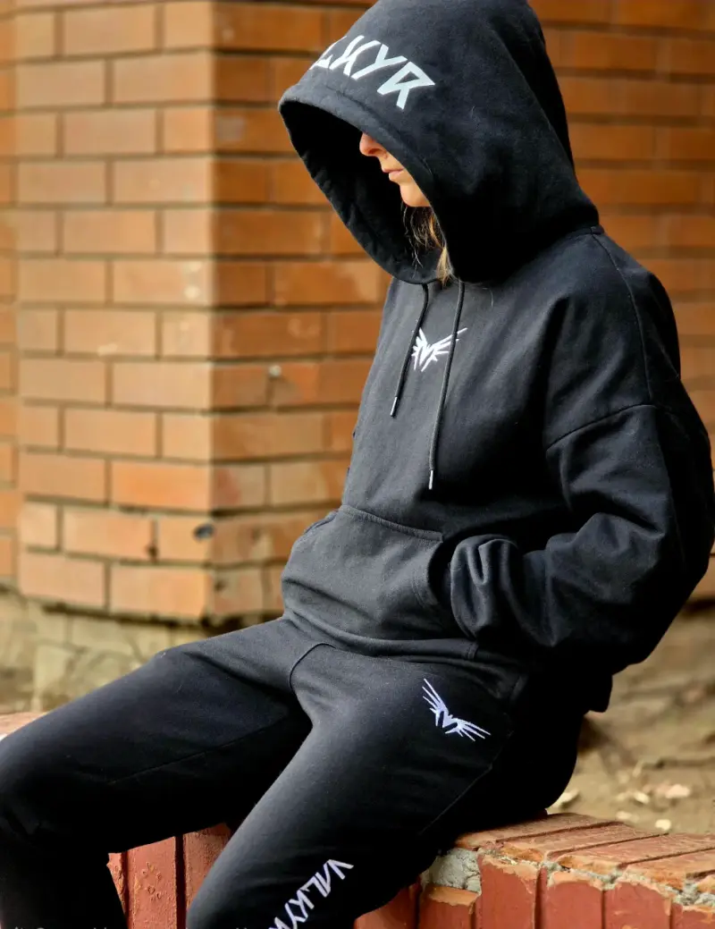 Conjunto deportivo negro con capucha Valkyr - 3