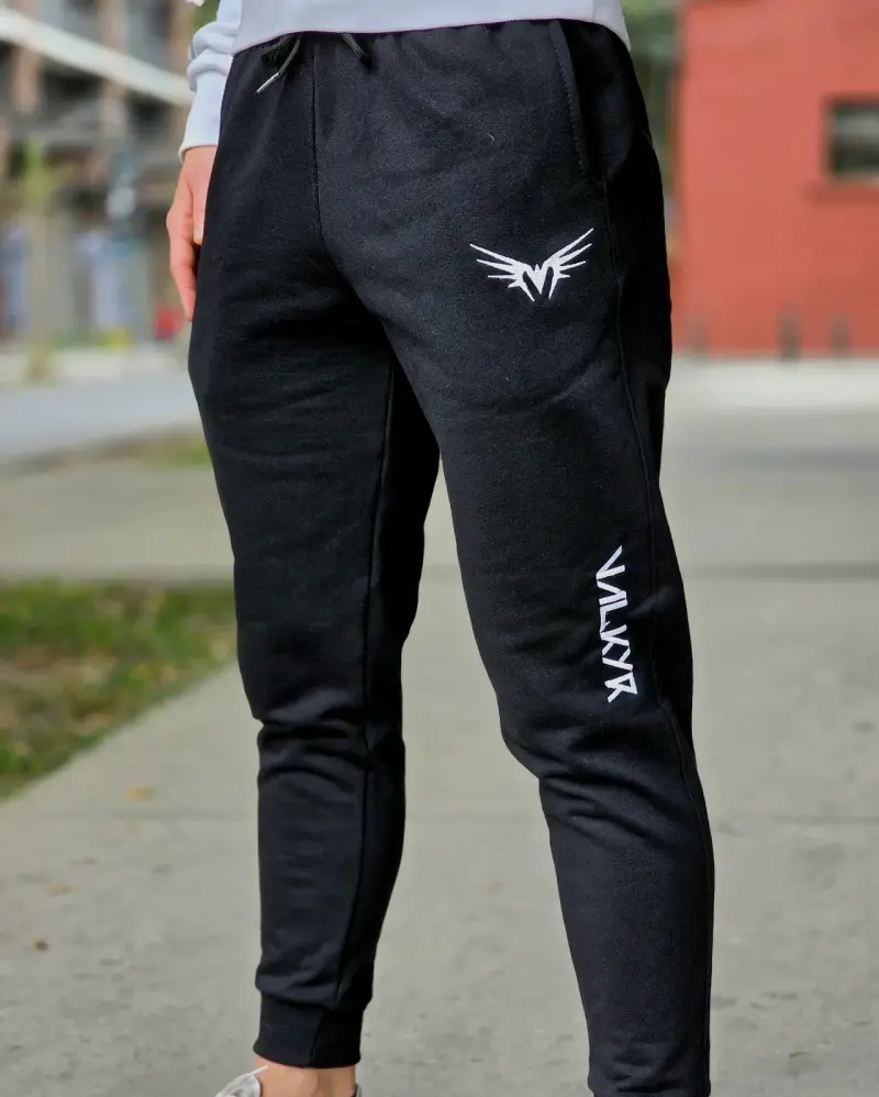 Conjunto deportivo negro con capucha Valkyr - 4