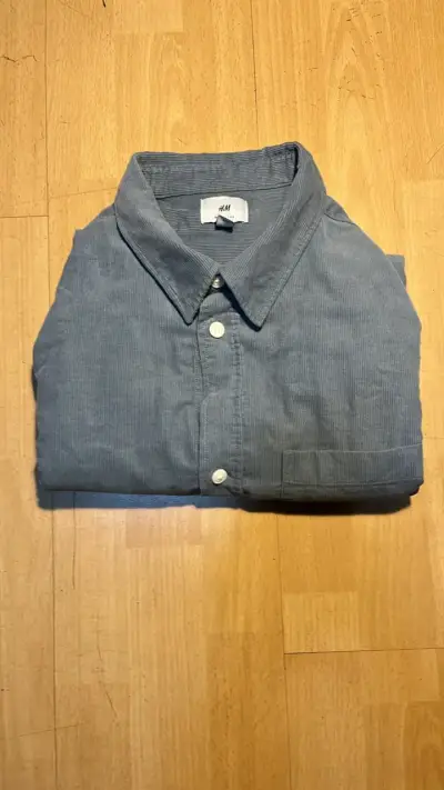 Camisa gris de algodón H&M para hombre - miniatura 4